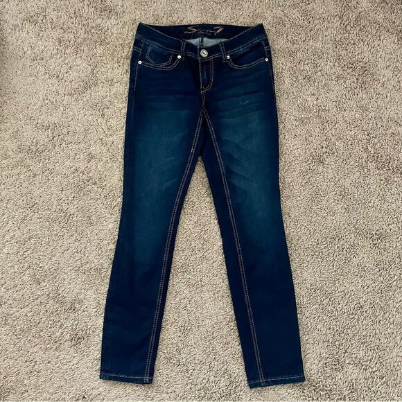 Seven7 Mid Rise Dark Wash Skinny Leg Denim Jeans SZ 4 Pre Loved Condition - Picture 1 of 11